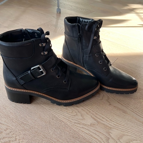 Brand new Naturalizer heeled lug sole waterproof boots boots size 9 - Picture 1 of 3